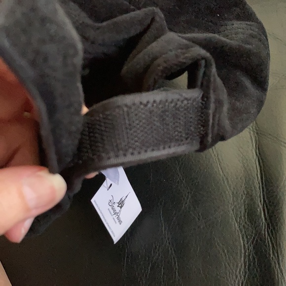 Velour Mickey Mouse Cap - Picture 3 of 4